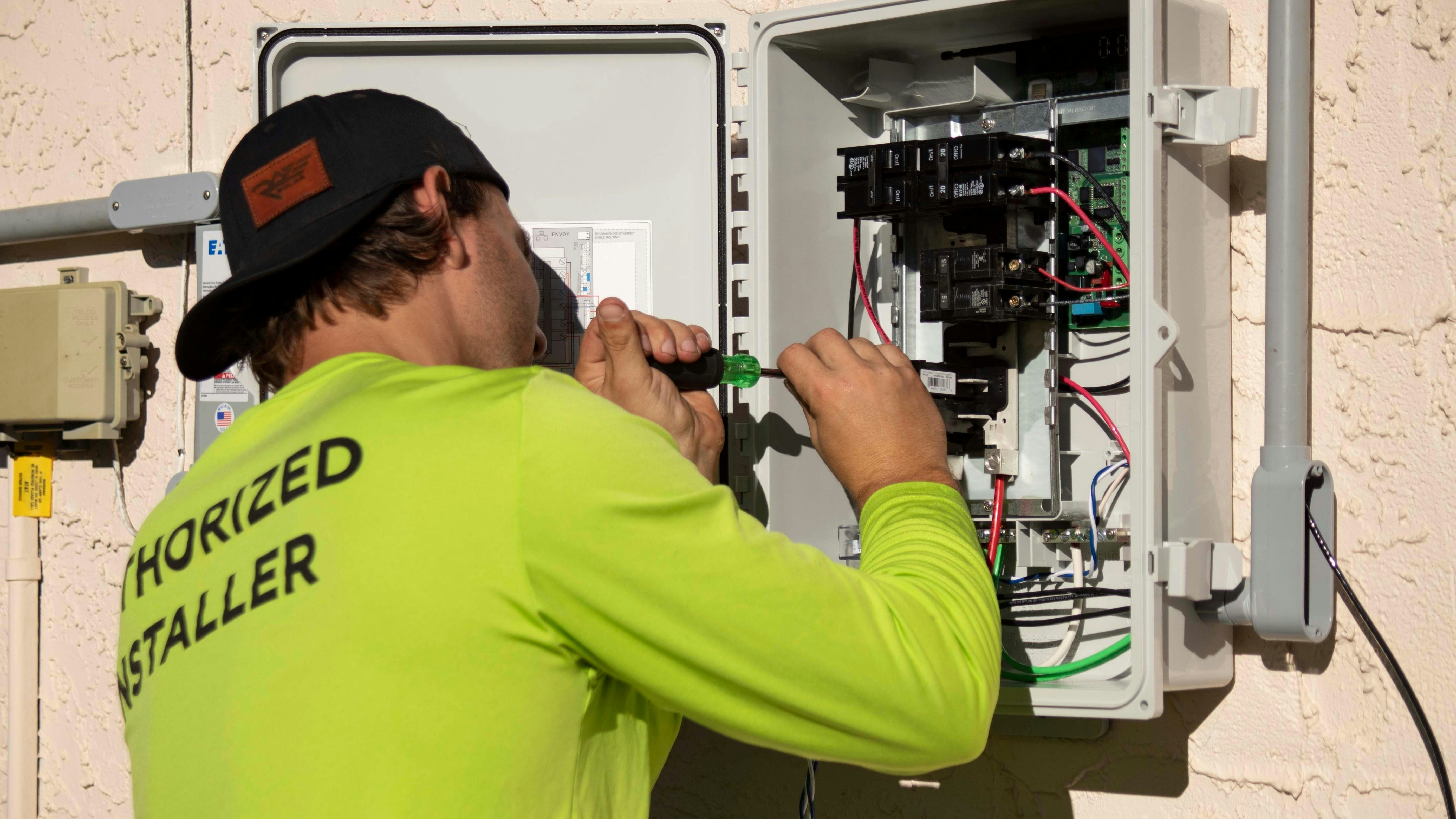 Electrician Sibiu — ce trebuie să știi înainte să angajezi unul